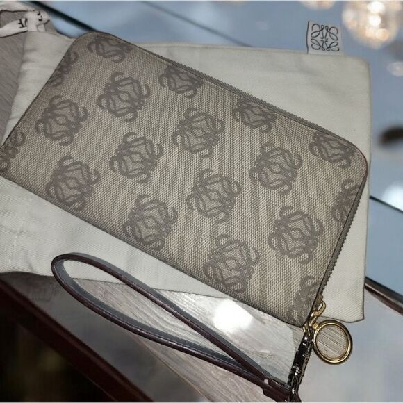 Loewe Monogram Zip Round Long Wallet Gray Marron in EUC with Dustbag Vintage - Picture 13 of 13